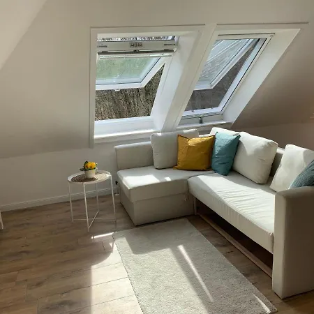 Sonniges Stadt-apartment In Ruhiger Parklage