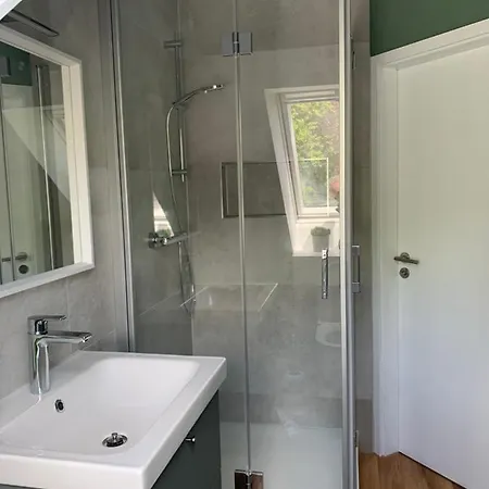 Sonniges Stadt-apartment In Ruhiger Parklage Bad Segeberg