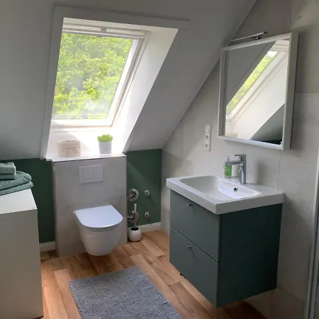 Sonniges Stadt-apartment In Ruhiger Parklage Lägenhet