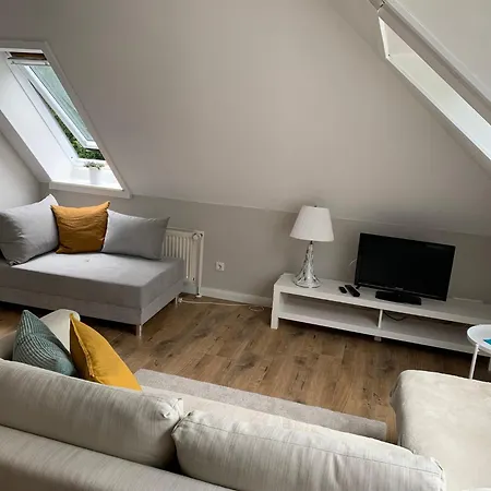 Sonniges Stadt-apartment In Ruhiger Parklage Apartment Bad Segeberg