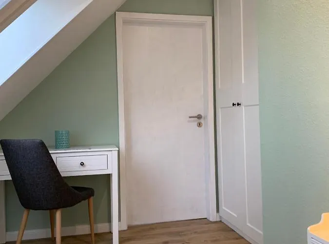 Sonniges Stadt-apartment In Ruhiger Parklage Lägenhet Bad Segeberg