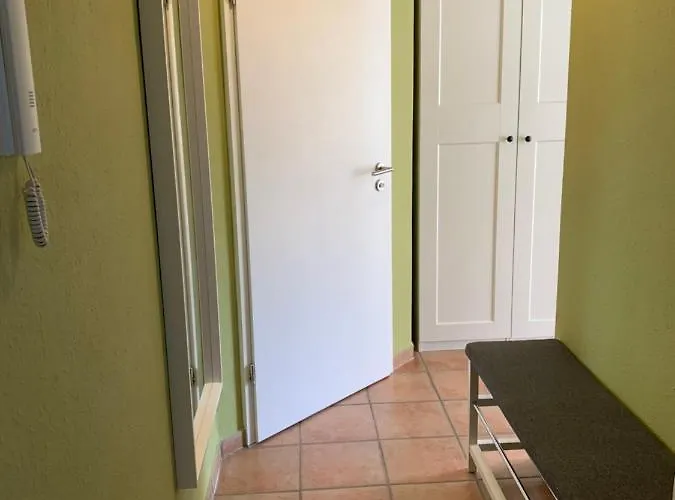 Sonniges Stadt-apartment In Ruhiger Parklage Lägenhet Bad Segeberg