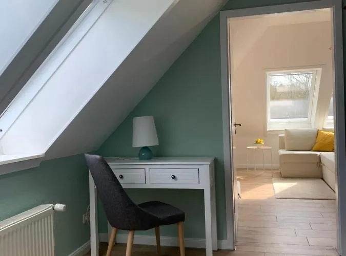 Sonniges Stadt-apartment In Ruhiger Parklage Lägenhet